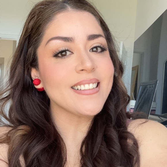 Meet your Posher, Lory - Picture 1 of 1